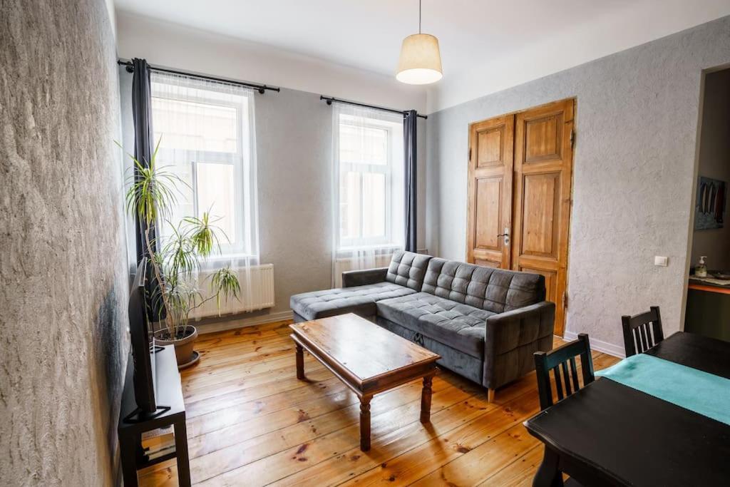 Two Bedroom Ausekla Apartment Liepāja Eksteriør billede